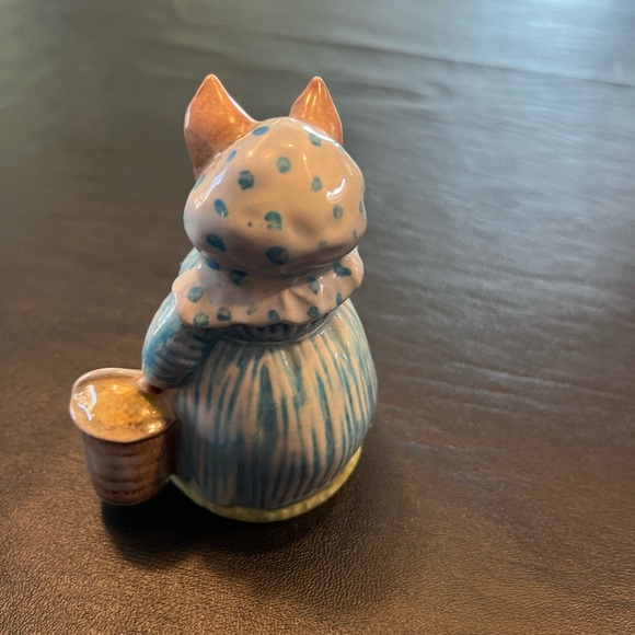 Beatrix Potter’s “Aunt Pettitoes” - Picture 2 of 3